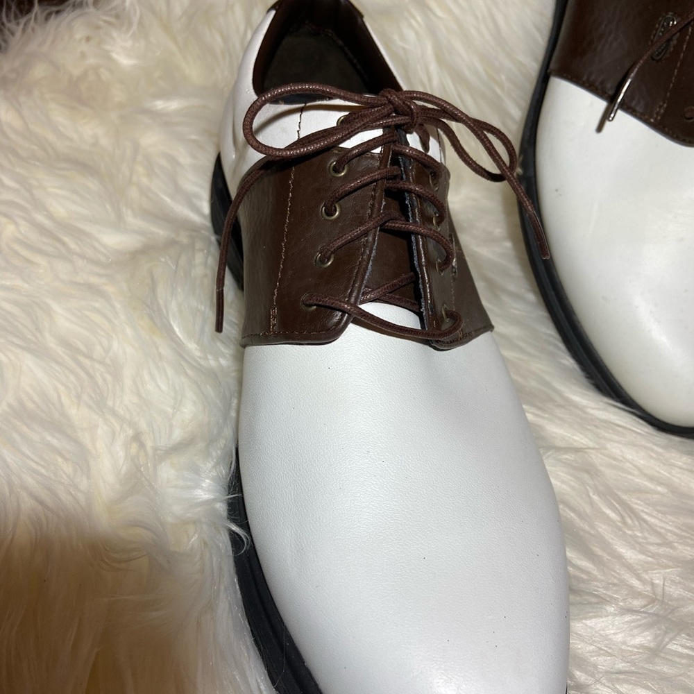 NWOT GOLF SHOES